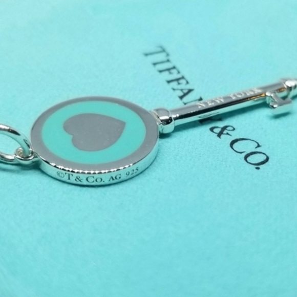 Tiffany & Co. Silver & Blue Heart Key -BRAND NEW includes original box - Picture 6 of 7